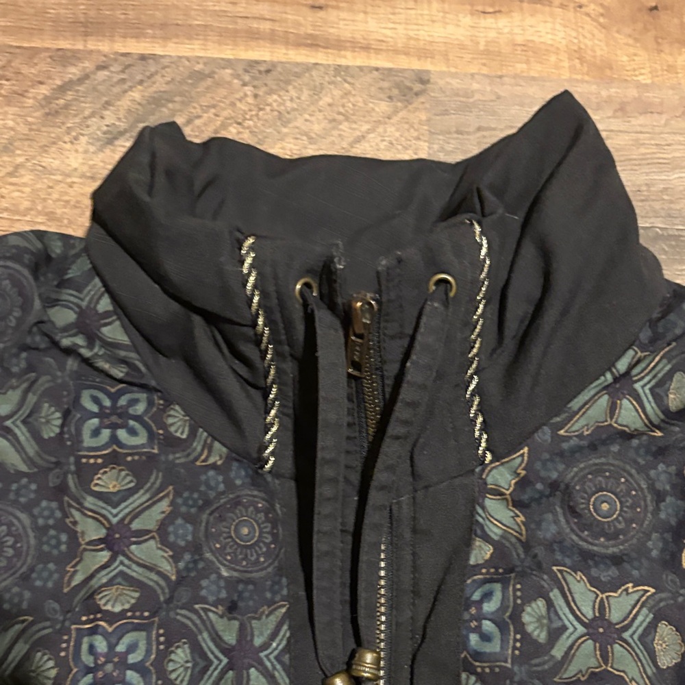 Black Patterned Jacket - image 6